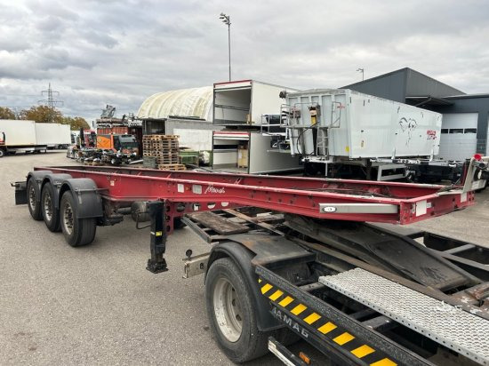 Menci ALU-Tankwagenchassi, Liftachse, SAF Achsen - Chassis semitrailer: bilde 2 Menci ALU-Tankwagenchassi, Liftachse, SAF Achsen - Chassis semitrailer: bilde 2