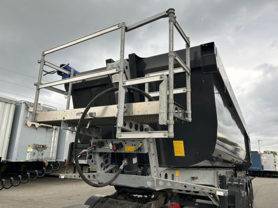 Schmitz Kippmulde 24m³, Stahl-light Chassis, Liftachse, Rollplane - Tippsemi: bilde 3 Schmitz Kippmulde 24m³, Stahl-light Chassis, Liftachse, Rollplane - Tippsemi: bilde 3
