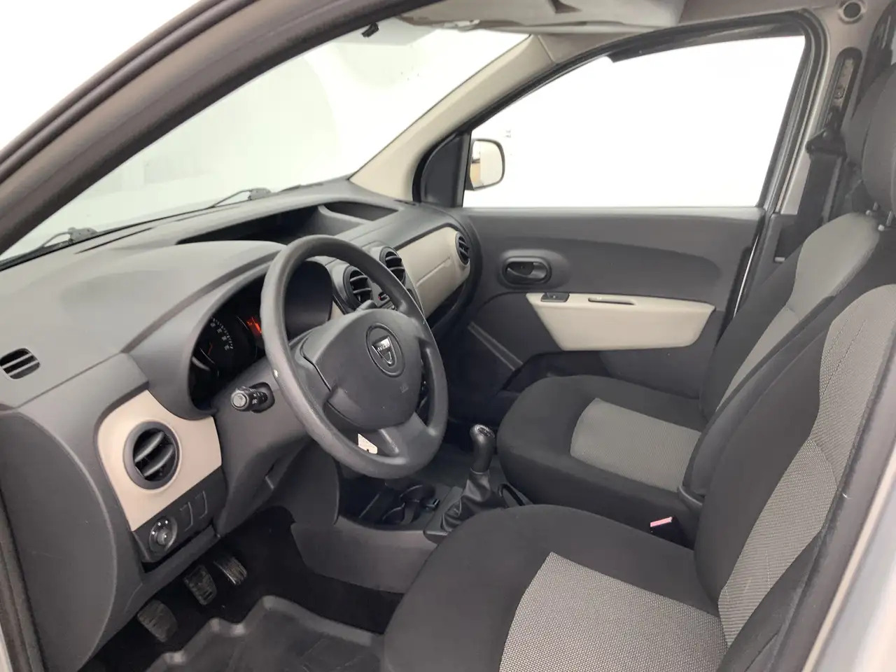 Dacia Dokker 1.5 dCi 75 Ambiance Airco Alu Velg Trekhaak 1200 k - Små varebil: bilde 5 Dacia Dokker 1.5 dCi 75 Ambiance Airco Alu Velg Trekhaak 1200 k - Små varebil: bilde 5