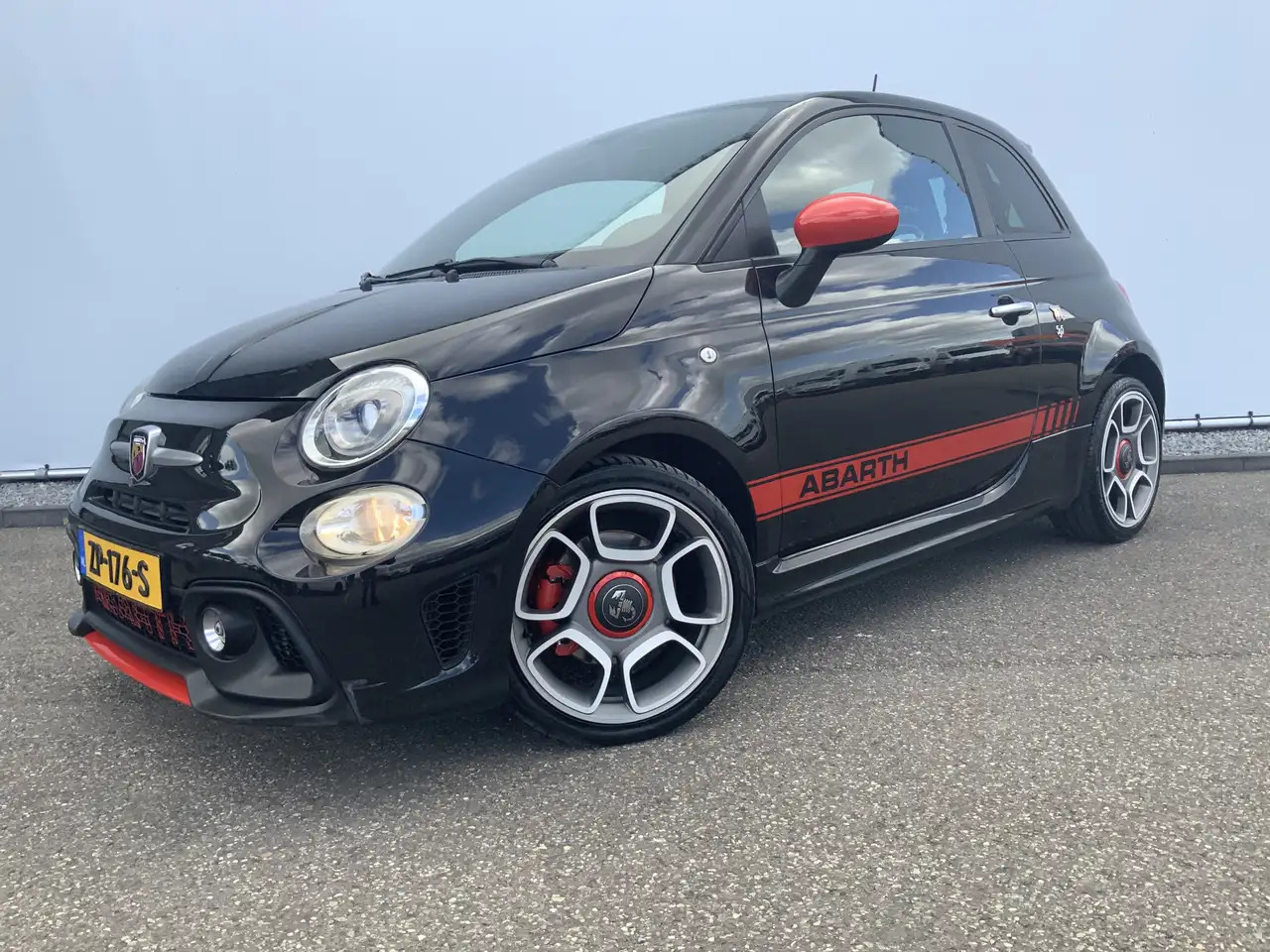 Fiat 500C Abarth 1.4 T-Jet 595 Automaat Euro 6 - Cabriolet: bilde 1 Fiat 500C Abarth 1.4 T-Jet 595 Automaat Euro 6 - Cabriolet: bilde 1