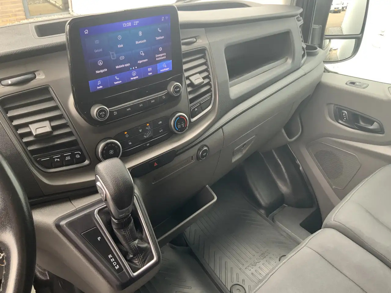 Ford Transit 350 2.0 TDCI L3H2 EXPORT !! Koel vries Automaat Tr - Kassebil: bilde 4 Ford Transit 350 2.0 TDCI L3H2 EXPORT !! Koel vries Automaat Tr - Kassebil: bilde 4