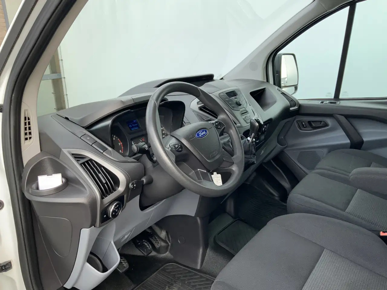 Ford Transit Custom 270 2.2 TDCI L1H1 Economy Edition Airco Cruise 3 Z - Kassebil: bilde 5 Ford Transit Custom 270 2.2 TDCI L1H1 Economy Edition Airco Cruise 3 Z - Kassebil: bilde 5