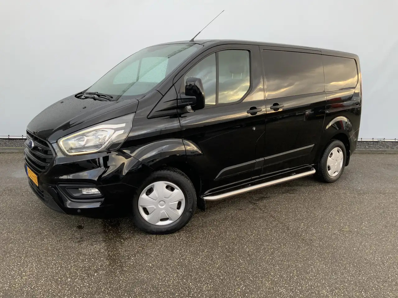 Ford Transit Custom 280 2.0 TDCI L1H1 Automaat Dub Schuifdeur Side Bar - Kassebil: bilde 1 Ford Transit Custom 280 2.0 TDCI L1H1 Automaat Dub Schuifdeur Side Bar - Kassebil: bilde 1