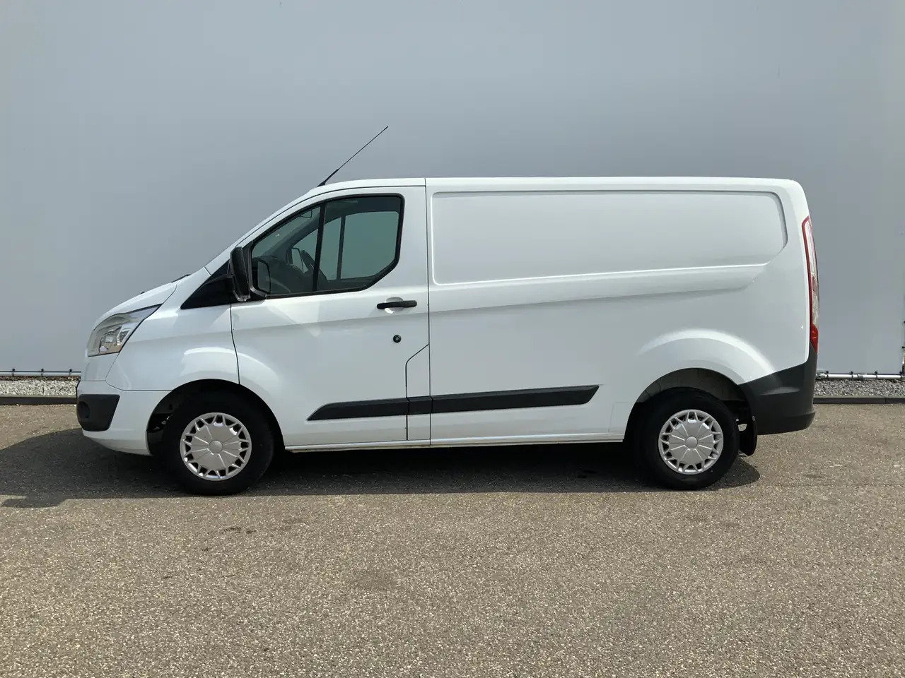 Ford Transit Custom 290 2.2 TDCI L1H2 Trend Airco Cruise 3 Zits Trekha - Kassebil: bilde 3 Ford Transit Custom 290 2.2 TDCI L1H2 Trend Airco Cruise 3 Zits Trekha - Kassebil: bilde 3