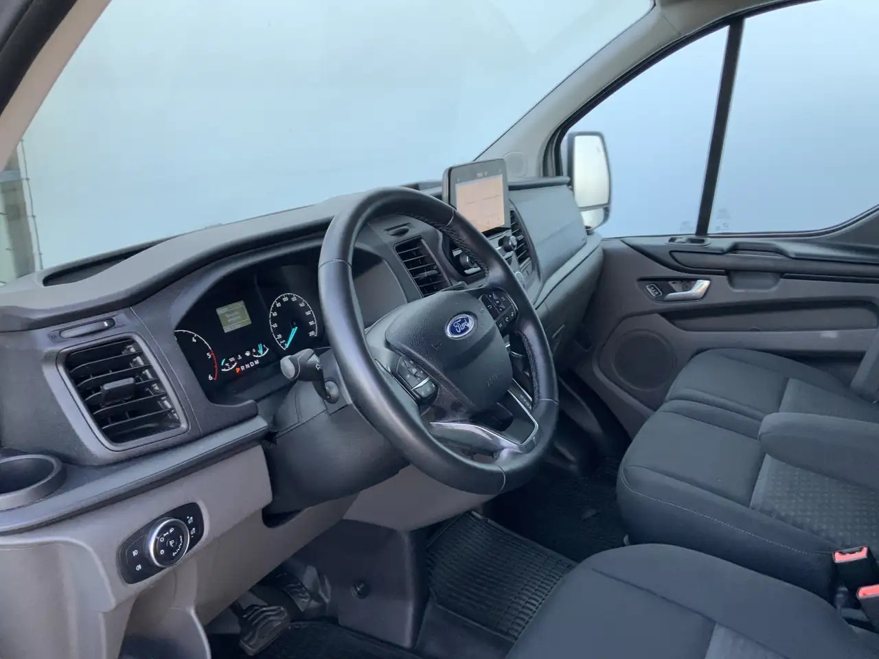 Ford Transit Custom 300 2.0 TDCI L1H1 Limited Airco Cruise Camera 3 Zi - Kassebil: bilde 5 Ford Transit Custom 300 2.0 TDCI L1H1 Limited Airco Cruise Camera 3 Zi - Kassebil: bilde 5