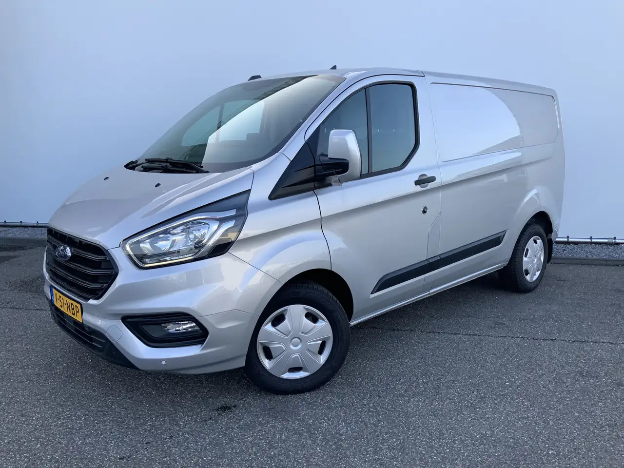 Ford Transit Custom 300 2.0 TDCI L1H1 Limited Airco Cruise Camera 3 Zi - Kassebil: bilde 1 Ford Transit Custom 300 2.0 TDCI L1H1 Limited Airco Cruise Camera 3 Zi - Kassebil: bilde 1