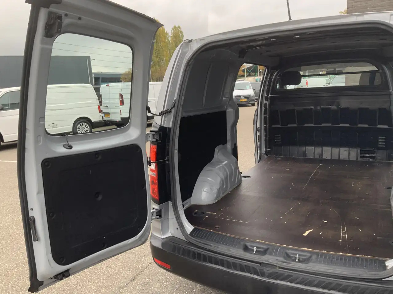 Hyundai H 300 2.5 CRDi Dynamic Dub Schuifdeur Airco Navi 3 Zits - Kassebil: bilde 5 Hyundai H 300 2.5 CRDi Dynamic Dub Schuifdeur Airco Navi 3 Zits - Kassebil: bilde 5