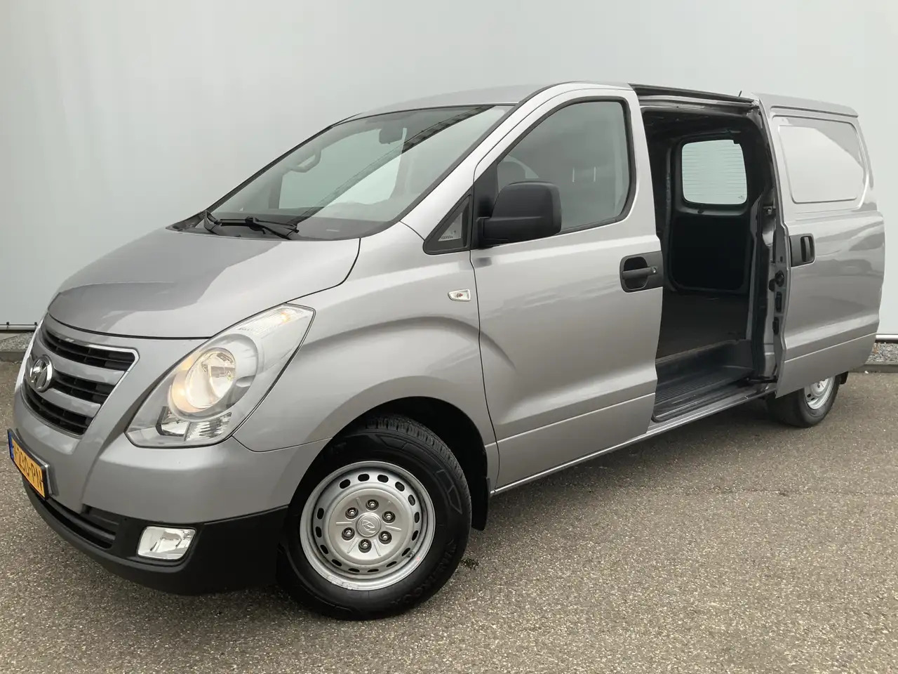 Hyundai H 300 2.5 CRDi Dynamic Dub Schuifdeur Airco Navi 3 Zits - Kassebil: bilde 2 Hyundai H 300 2.5 CRDi Dynamic Dub Schuifdeur Airco Navi 3 Zits - Kassebil: bilde 2