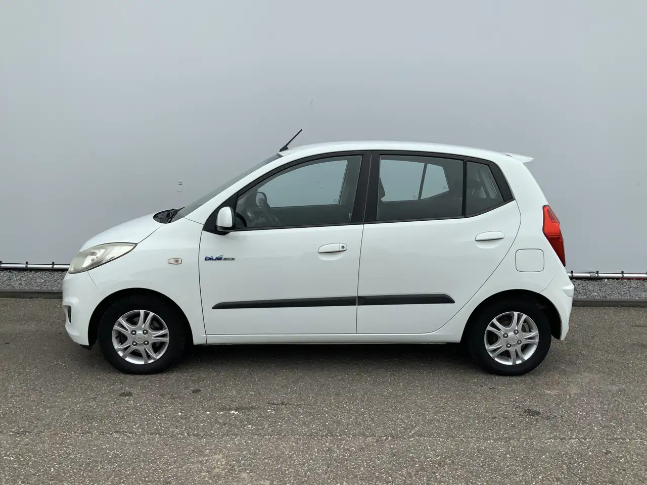 Hyundai i10 1.0 Pro 54083 KM! Airco, Lichtmetalen Wielen! - Hatchback: bilde 2 Hyundai i10 1.0 Pro 54083 KM! Airco, Lichtmetalen Wielen! - Hatchback: bilde 2