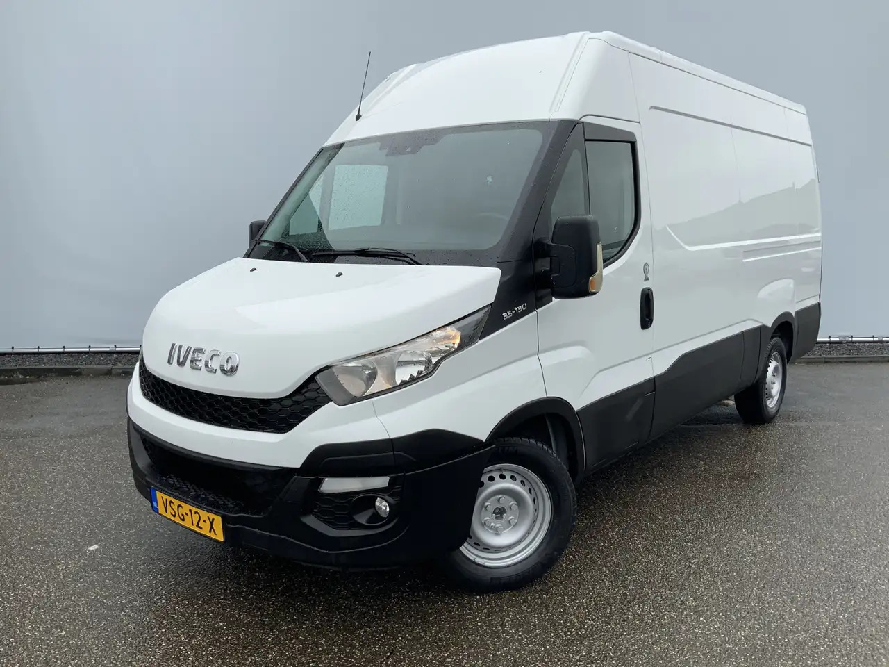 Iveco Daily 35S13V 2.3 352 H2 L3 Airco 3 Zits Opstap Euro 5 - Kassebil: bilde 1 Iveco Daily 35S13V 2.3 352 H2 L3 Airco 3 Zits Opstap Euro 5 - Kassebil: bilde 1