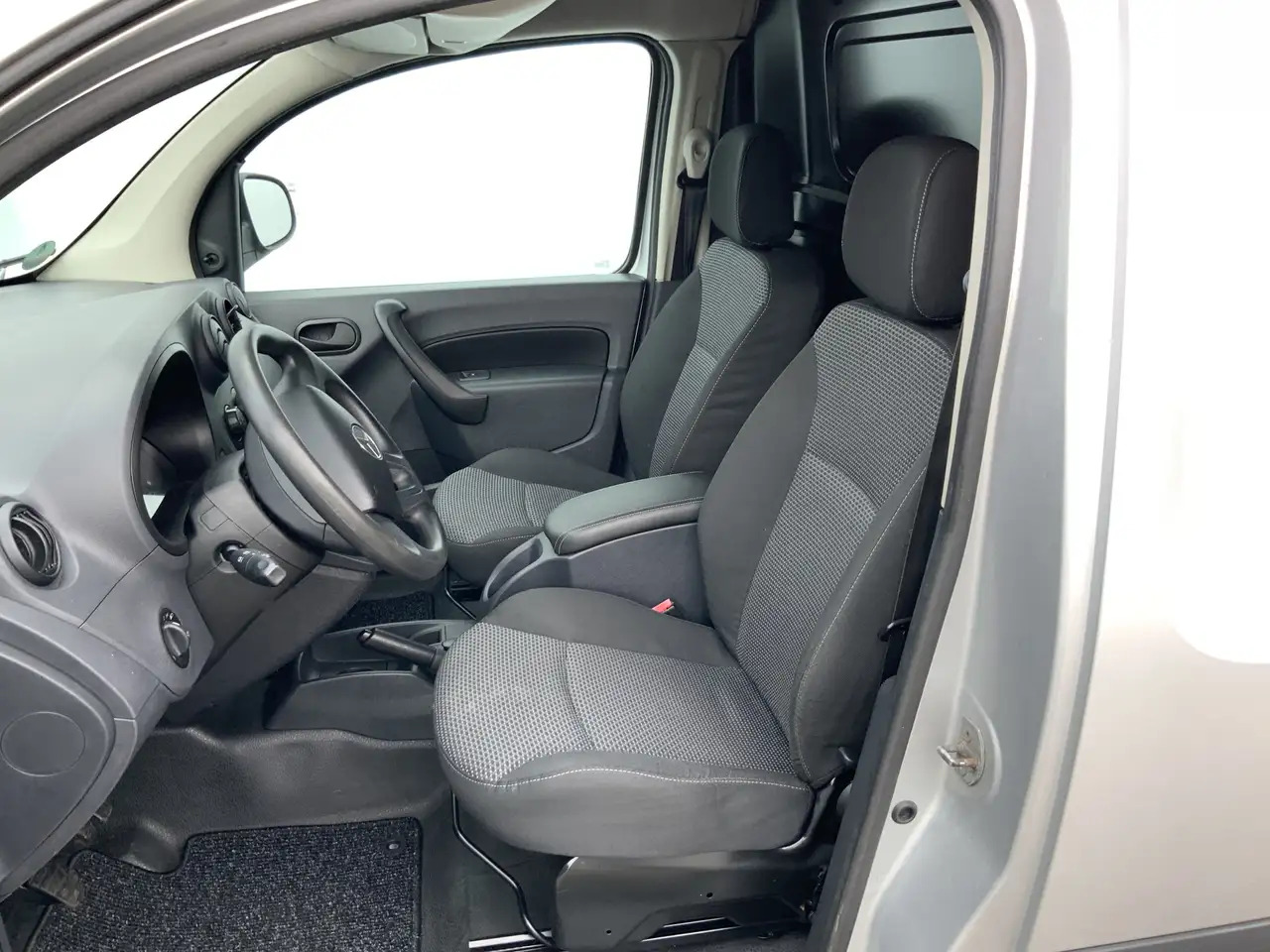 Mercedes-Benz Citan 109 CDI BlueEFFICIENCY Business Ambition Airco Tre - Små varebil: bilde 4 Mercedes-Benz Citan 109 CDI BlueEFFICIENCY Business Ambition Airco Tre - Små varebil: bilde 4