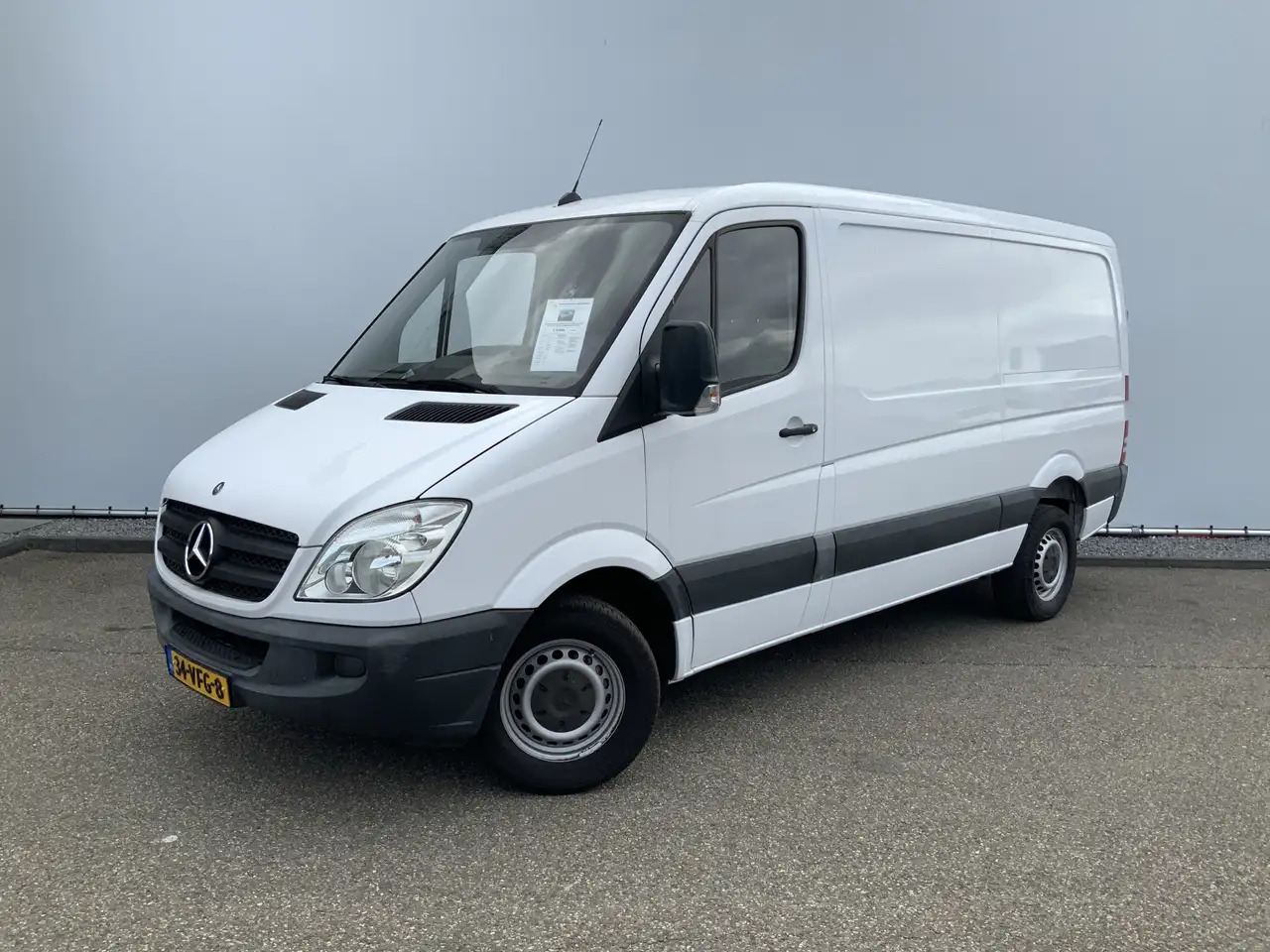 Mercedes-Benz Sprinter 311 2.2 CDI 366 L2 H1 Automaat Trekhaak 2800 kg 3 - Kassebil: bilde 1 Mercedes-Benz Sprinter 311 2.2 CDI 366 L2 H1 Automaat Trekhaak 2800 kg 3 - Kassebil: bilde 1
