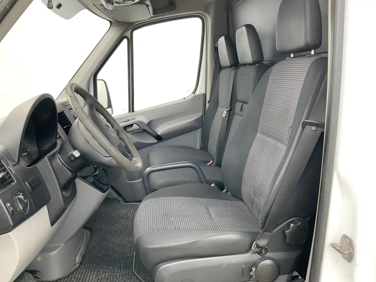 Mercedes-Benz Sprinter 311 2.2 CDI 366 L2 H1 Automaat Trekhaak 2800 kg 3 - Kassebil: bilde 4 Mercedes-Benz Sprinter 311 2.2 CDI 366 L2 H1 Automaat Trekhaak 2800 kg 3 - Kassebil: bilde 4