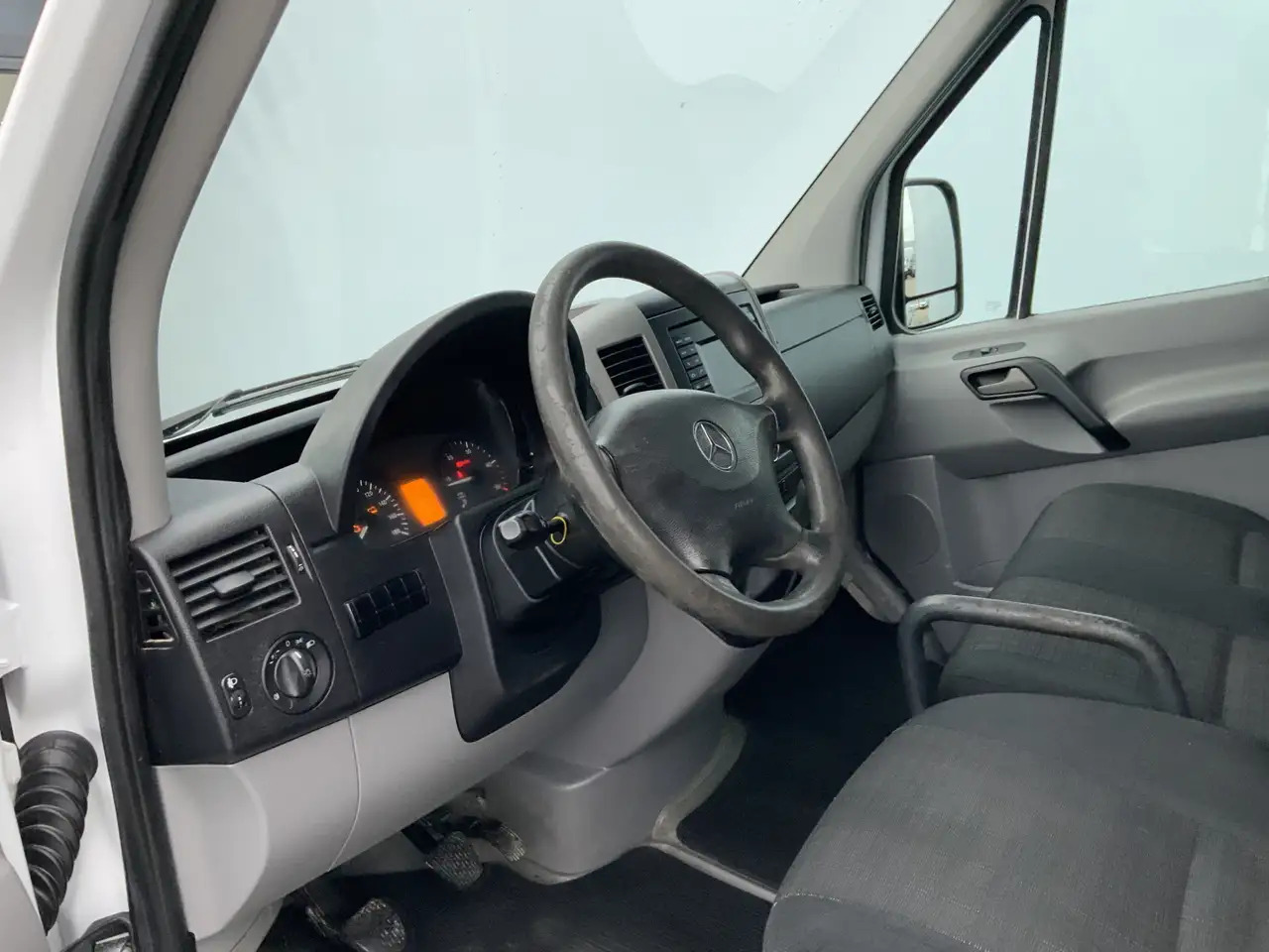 Mercedes-Benz Sprinter 313 2.2 CDI 366 Airco Camera 3Zits Trekhaak 2800 k - Kassebil: bilde 5 Mercedes-Benz Sprinter 313 2.2 CDI 366 Airco Camera 3Zits Trekhaak 2800 k - Kassebil: bilde 5