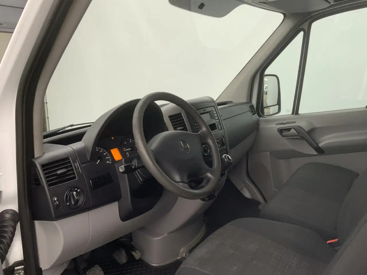 Mercedes-Benz Sprinter 313 2.2 CDI 366 L2H2 Airco 3 Zits Opstap extra Slo - Kassebil: bilde 5 Mercedes-Benz Sprinter 313 2.2 CDI 366 L2H2 Airco 3 Zits Opstap extra Slo - Kassebil: bilde 5