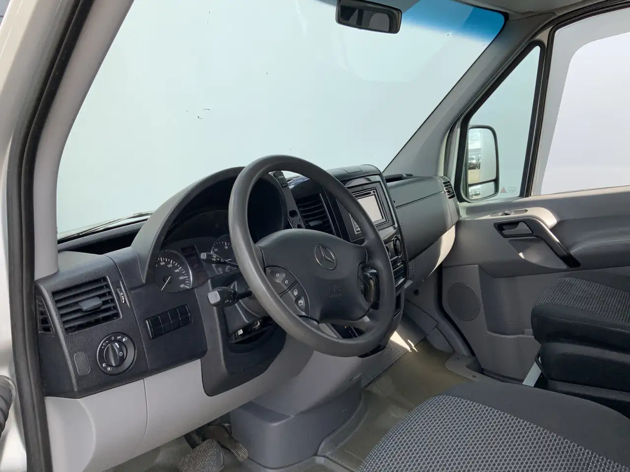 Mercedes-Benz Sprinter 318 3.0 CDI 366 L2 H2 Automaat Airco Cruise Camera - Kassebil: bilde 5 Mercedes-Benz Sprinter 318 3.0 CDI 366 L2 H2 Automaat Airco Cruise Camera - Kassebil: bilde 5