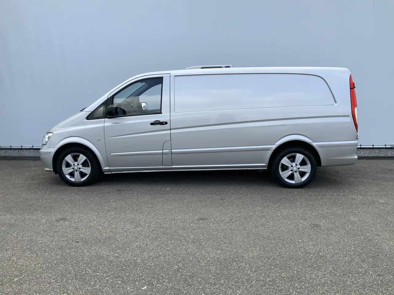 Mercedes-Benz Vito 122 CDI Automaat Koel Auto werkt 100 % 0.gr Airco - Kjølebil: bilde 3 Mercedes-Benz Vito 122 CDI Automaat Koel Auto werkt 100 % 0.gr Airco - Kjølebil: bilde 3
