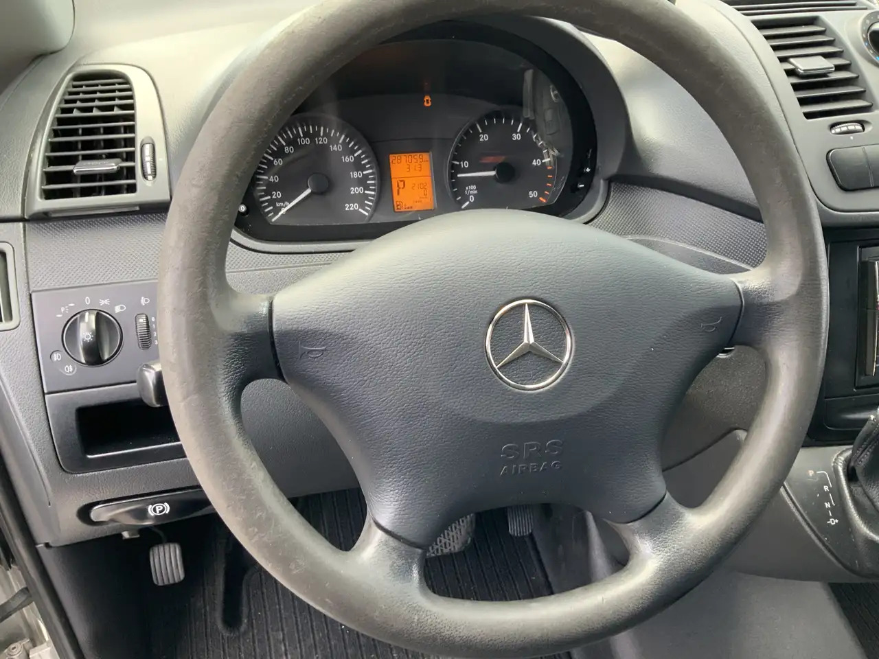 Mercedes-Benz Vito 122 CDI Automaat Koel Auto werkt 100 % 0.gr Airco - Kjølebil: bilde 4 Mercedes-Benz Vito 122 CDI Automaat Koel Auto werkt 100 % 0.gr Airco - Kjølebil: bilde 4