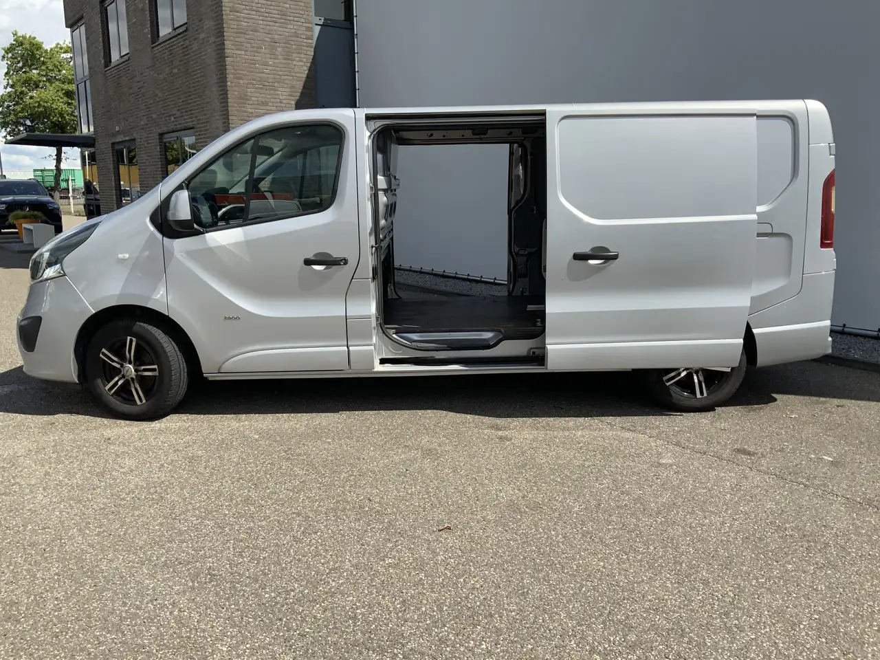 Opel Vivaro 1.6 CDTI L2H1 Sport EcoFlex (MOTOR DEFECT !!!!)Air - Kassebil: bilde 4 Opel Vivaro 1.6 CDTI L2H1 Sport EcoFlex (MOTOR DEFECT !!!!)Air - Kassebil: bilde 4