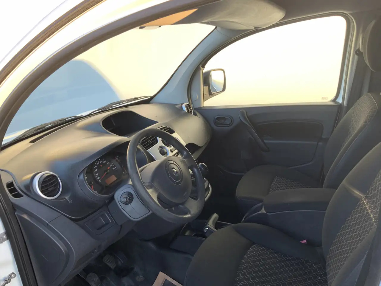 Renault Kangoo Express 1.5 dCi 70 Express Comfort Airco Trekhaak - Små varebil: bilde 4 Renault Kangoo Express 1.5 dCi 70 Express Comfort Airco Trekhaak - Små varebil: bilde 4