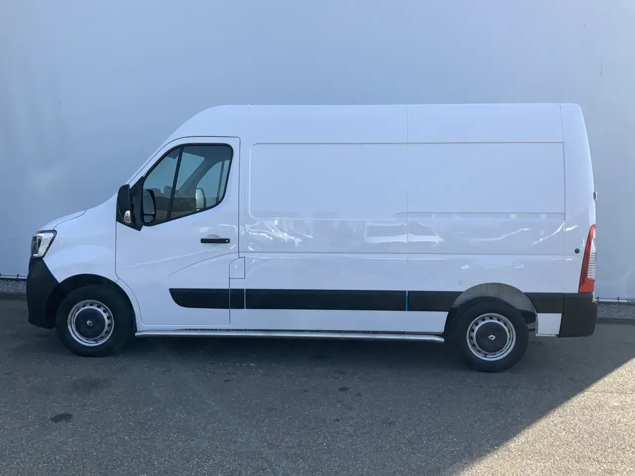 Renault Master T35 2.3 dCi 135 L2H2 Airco Cruise Navi Side Bar Ca - Kassebil: bilde 3 Renault Master T35 2.3 dCi 135 L2H2 Airco Cruise Navi Side Bar Ca - Kassebil: bilde 3