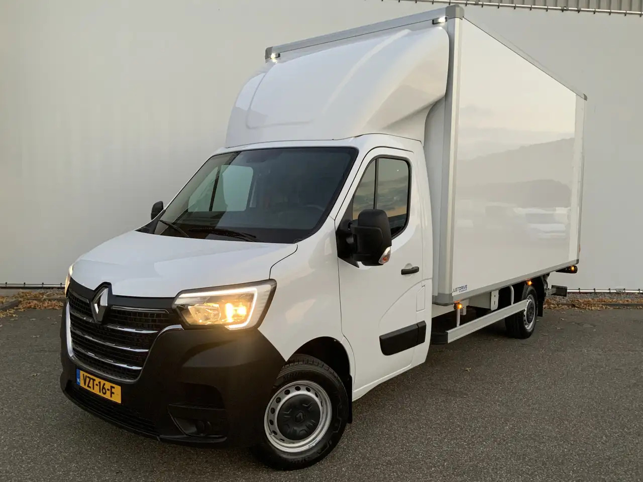 Renault Master T35 2.3 dCi 145 L3 Meubelbak&Klep Zijdeur Airco Cr - Varebil med skap: bilde 1 Renault Master T35 2.3 dCi 145 L3 Meubelbak&Klep Zijdeur Airco Cr - Varebil med skap: bilde 1