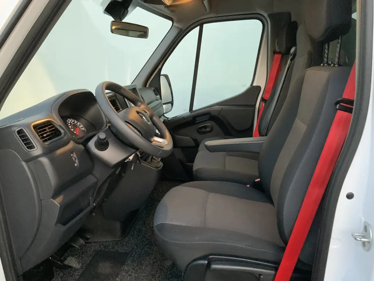 Renault Master T35 2.3 dCi 145 L3 Meubelbak&Klep Zijdeur Airco Cr - Varebil med skap: bilde 4 Renault Master T35 2.3 dCi 145 L3 Meubelbak&Klep Zijdeur Airco Cr - Varebil med skap: bilde 4