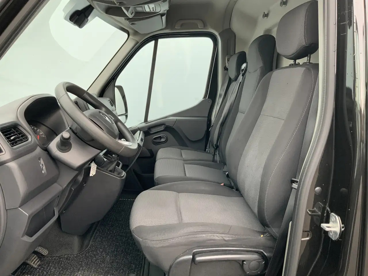 Renault Master T35 2.3 dCi 150 L2H2 Airco Cruise 3 Zits Camera Tr - Kassebil: bilde 4 Renault Master T35 2.3 dCi 150 L2H2 Airco Cruise 3 Zits Camera Tr - Kassebil: bilde 4