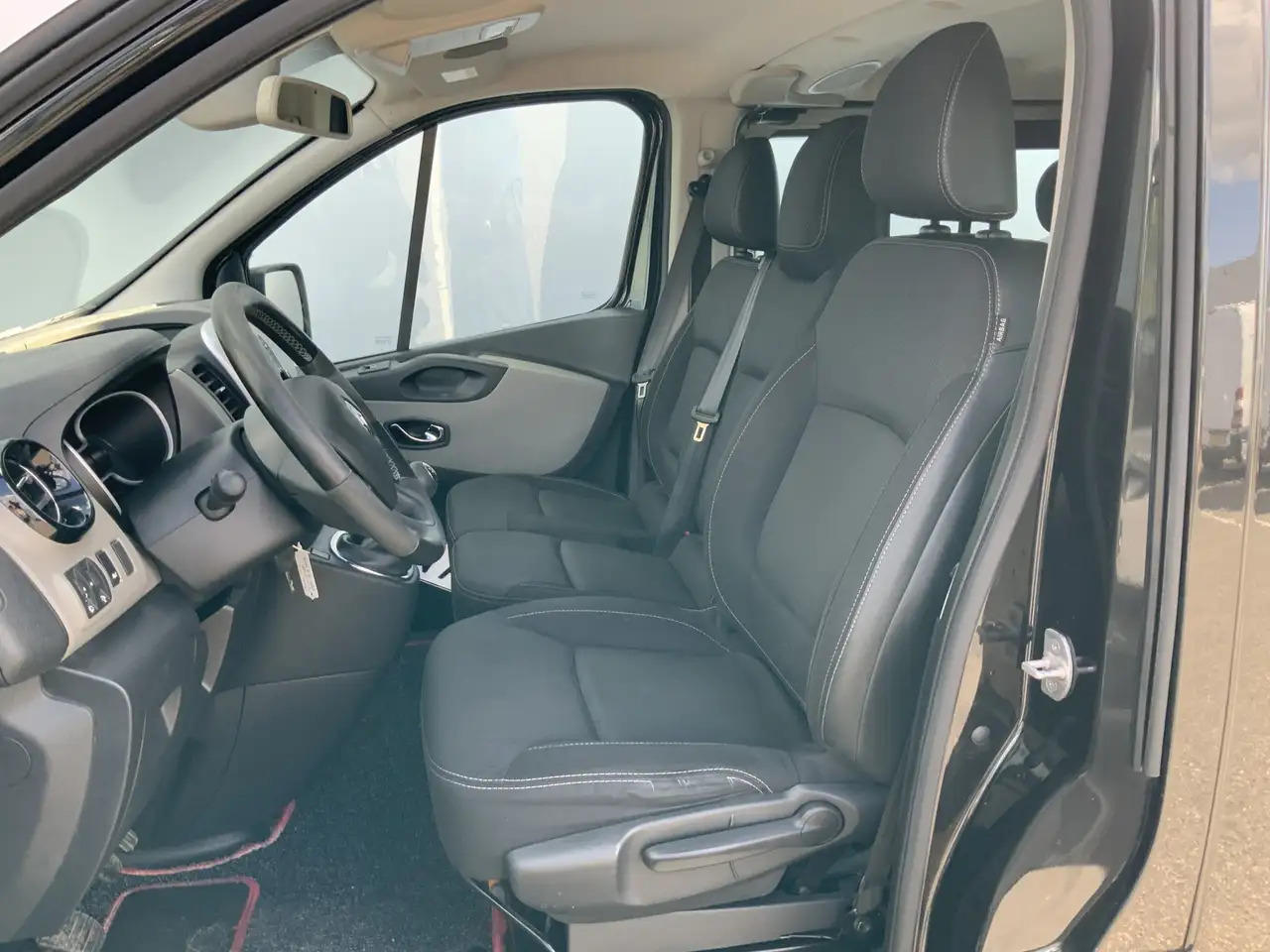Renault Trafic 1.6 dCi T27 L1H1 Dub Cab Airco Cruise 6 Zits Alu V - Varebil med dobbelt førerhus: bilde 4 Renault Trafic 1.6 dCi T27 L1H1 Dub Cab Airco Cruise 6 Zits Alu V - Varebil med dobbelt førerhus: bilde 4