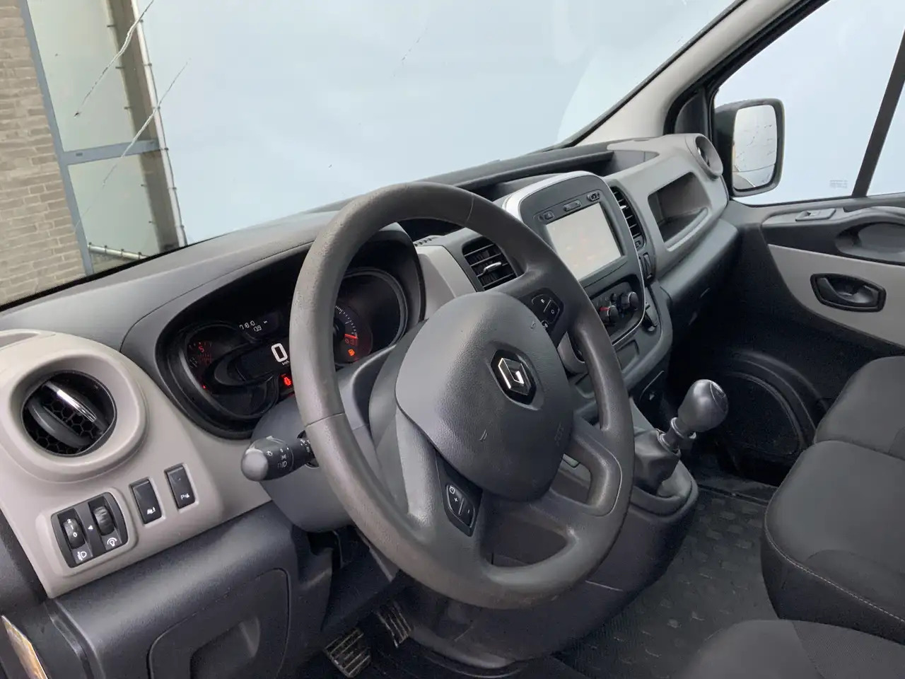 Renault Trafic 1.6 dCi T29 L2H1 Airco Cruise Trerkhaak 2000kg 3 Z - Kassebil: bilde 5 Renault Trafic 1.6 dCi T29 L2H1 Airco Cruise Trerkhaak 2000kg 3 Z - Kassebil: bilde 5