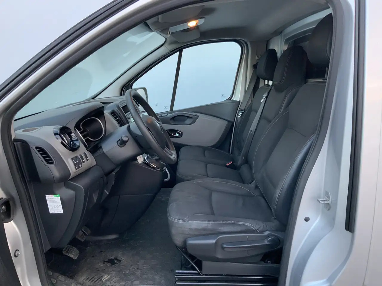 Renault Trafic 1.6 dCi T29 L2H1 Comfort Airco Cruise 3 Zits EXPOR - Kassebil: bilde 4 Renault Trafic 1.6 dCi T29 L2H1 Comfort Airco Cruise 3 Zits EXPOR - Kassebil: bilde 4