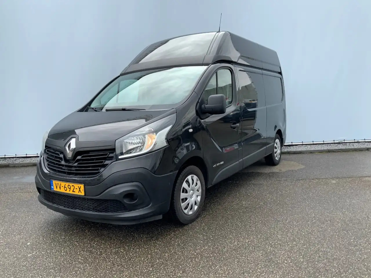 Renault Trafic 1.6 dCi T29 L2H2 Comfort Energy Airco Cruise 3 Zit - Kassebil: bilde 1 Renault Trafic 1.6 dCi T29 L2H2 Comfort Energy Airco Cruise 3 Zit - Kassebil: bilde 1