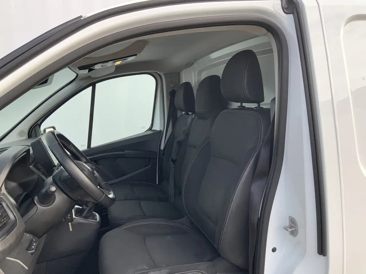 Renault Trafic 2.0 dCi 130 T30 L2H1 Work Edition Airco Cruise Nav - Kassebil: bilde 4 Renault Trafic 2.0 dCi 130 T30 L2H1 Work Edition Airco Cruise Nav - Kassebil: bilde 4