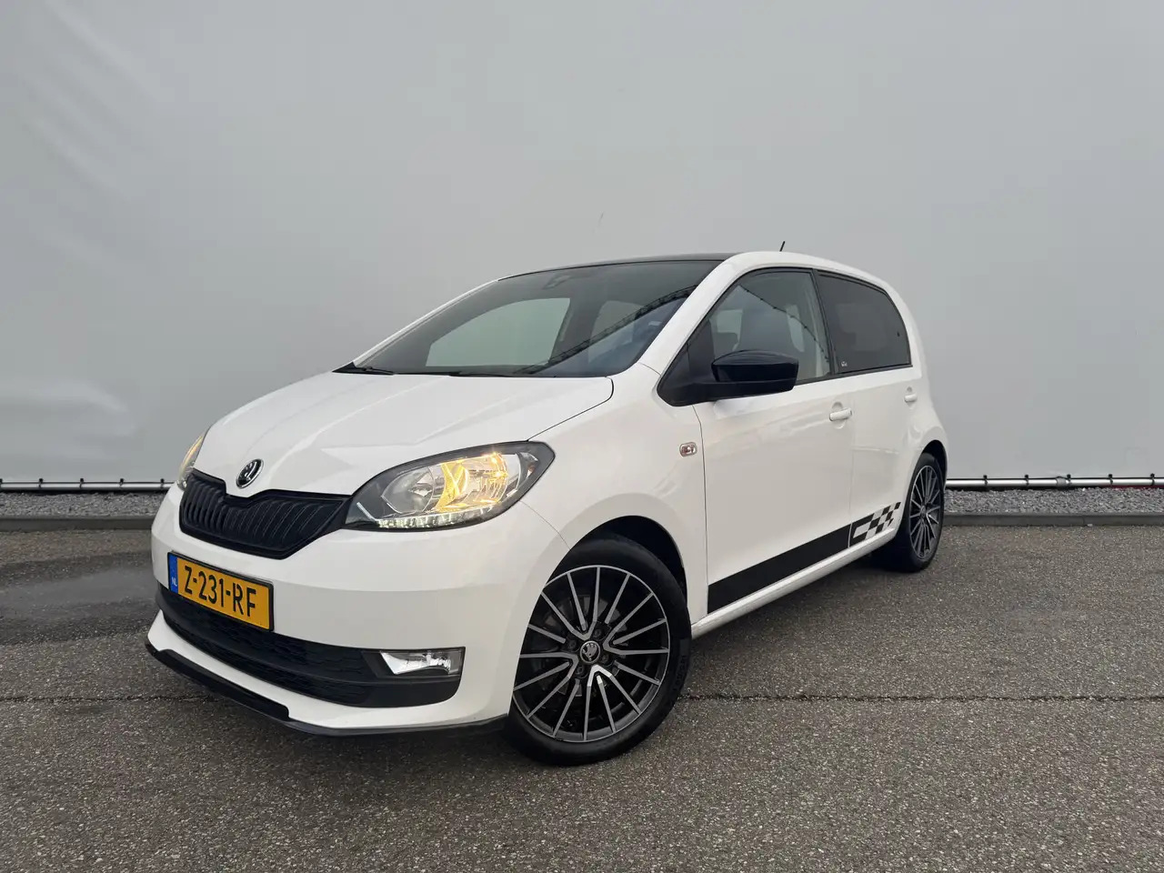 Skoda Citigo 1.0 Greentech Style Monte-Carlo Airco, Panoramadak - Hatchback: bilde 1 Skoda Citigo 1.0 Greentech Style Monte-Carlo Airco, Panoramadak - Hatchback: bilde 1
