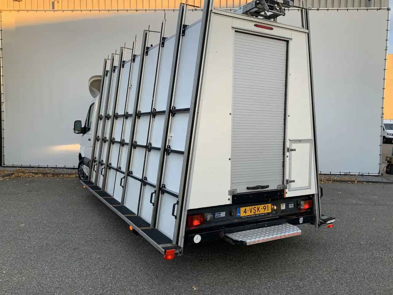 Volkswagen Crafter 35 2.0 TDI L3H1 Glasresteel Airco Cruise 3 Zits UI - Varebil med skap, Utility-/ Spesiell maskin: bilde 2 Volkswagen Crafter 35 2.0 TDI L3H1 Glasresteel Airco Cruise 3 Zits UI - Varebil med skap, Utility-/ Spesiell maskin: bilde 2