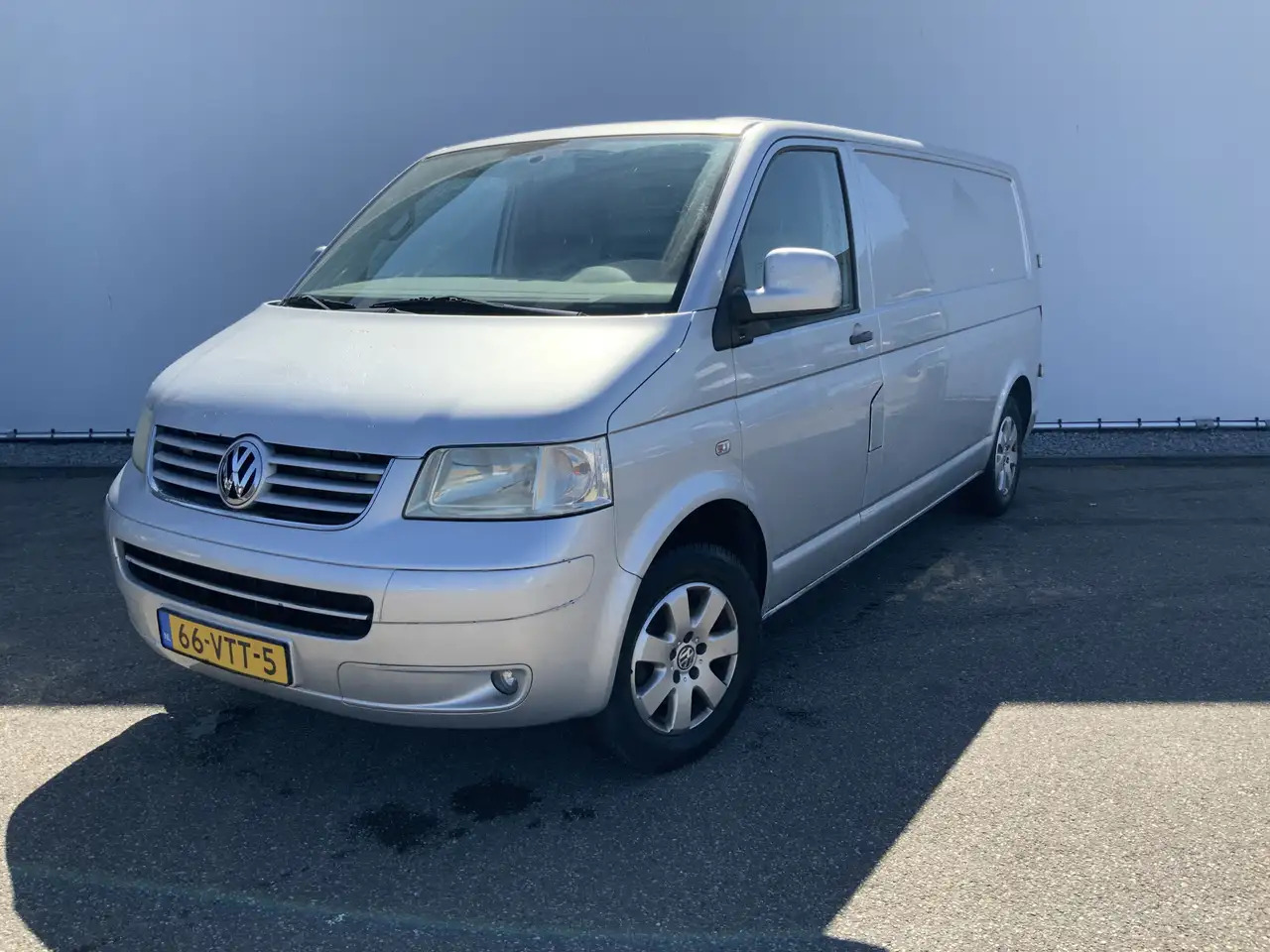 Volkswagen T5 Transporter 1.9 TDI 340 MHD (Versnellingsbak Defekt !!)Airco 3 - Kassebil: bilde 1 Volkswagen T5 Transporter 1.9 TDI 340 MHD (Versnellingsbak Defekt !!)Airco 3 - Kassebil: bilde 1