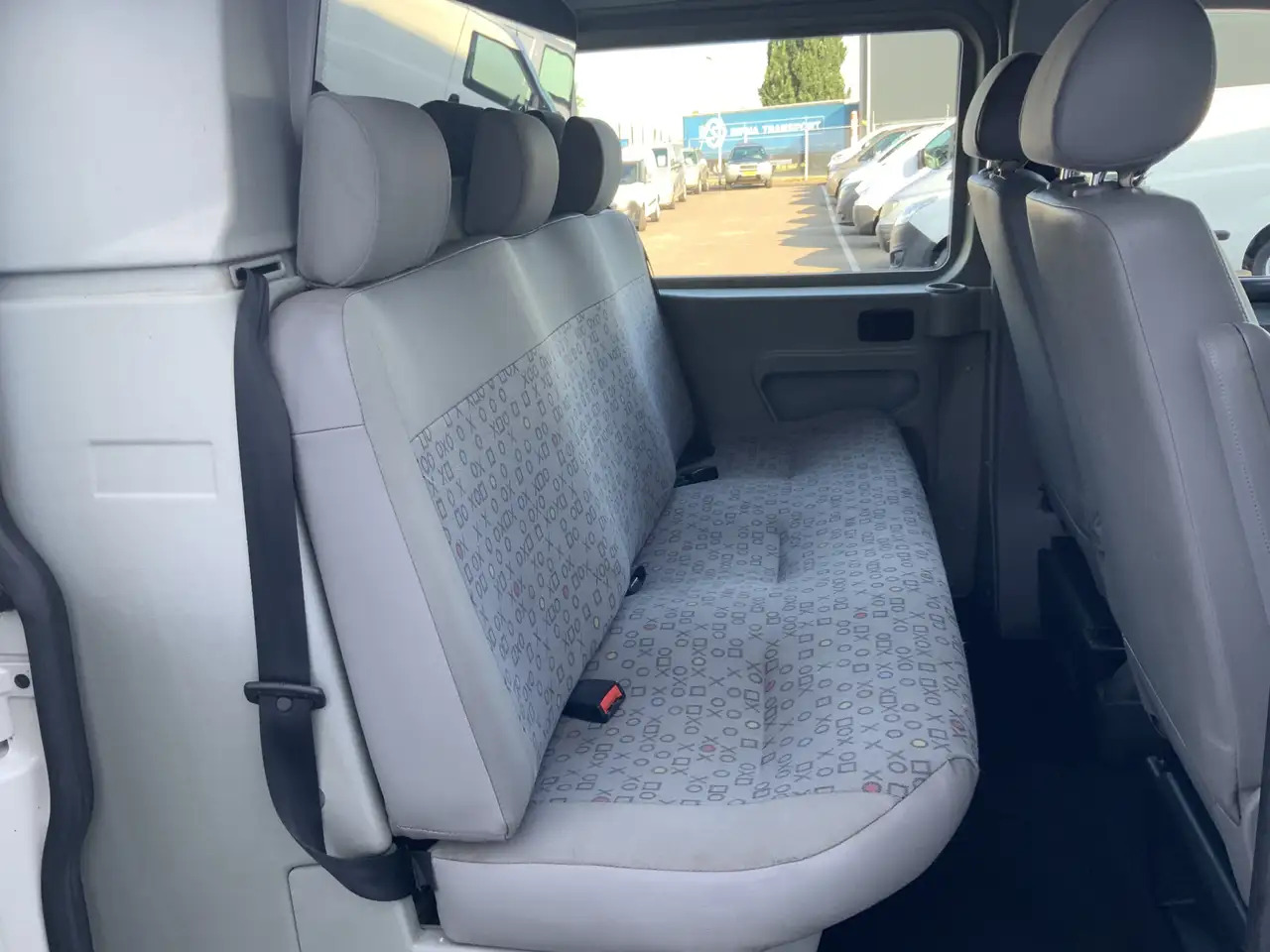 Volkswagen T5 Transporter 2.5 TDI 300 Budgetline Automaat DubCab Airco Trekh - Varebil med dobbelt førerhus: bilde 4 Volkswagen T5 Transporter 2.5 TDI 300 Budgetline Automaat DubCab Airco Trekh - Varebil med dobbelt førerhus: bilde 4
