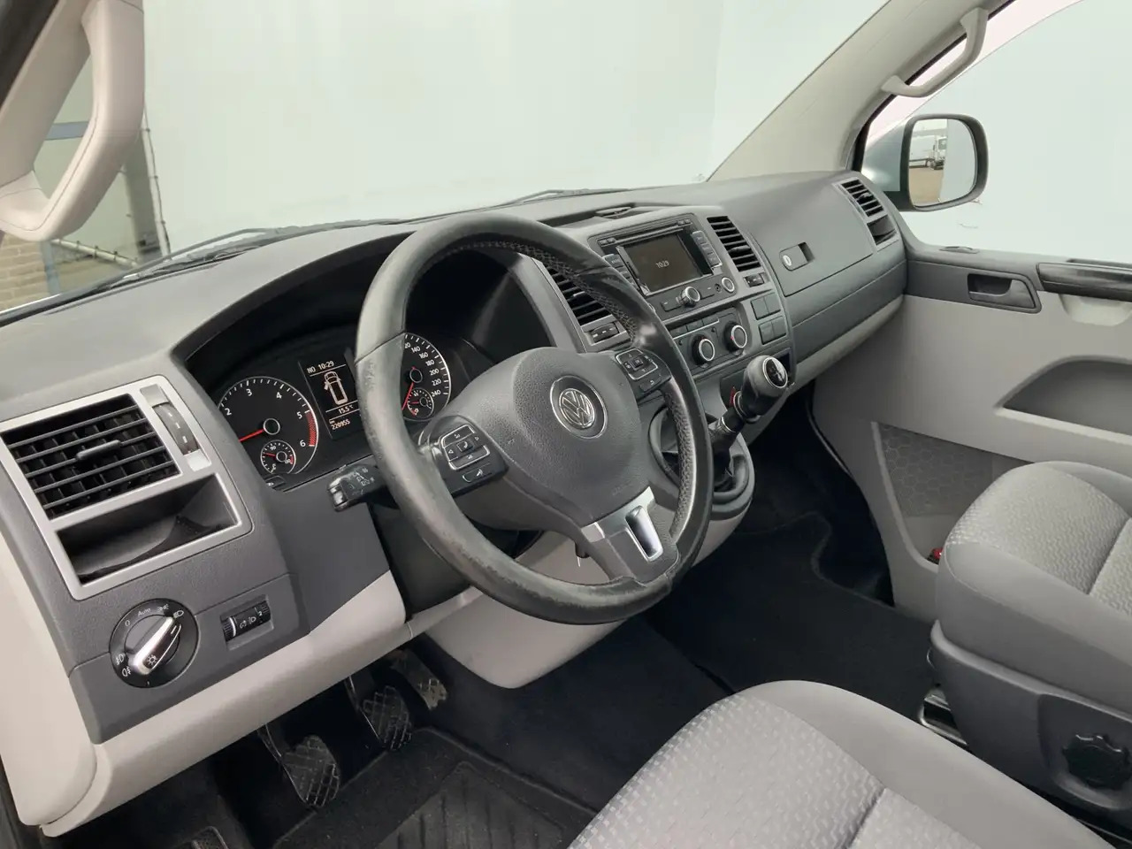 Volkswagen T5 Transporter MARGE 2.0 TDI L2H1 Dub Cab Airco Cruise Alu Velg S - Varebil med dobbelt førerhus: bilde 5 Volkswagen T5 Transporter MARGE 2.0 TDI L2H1 Dub Cab Airco Cruise Alu Velg S - Varebil med dobbelt førerhus: bilde 5