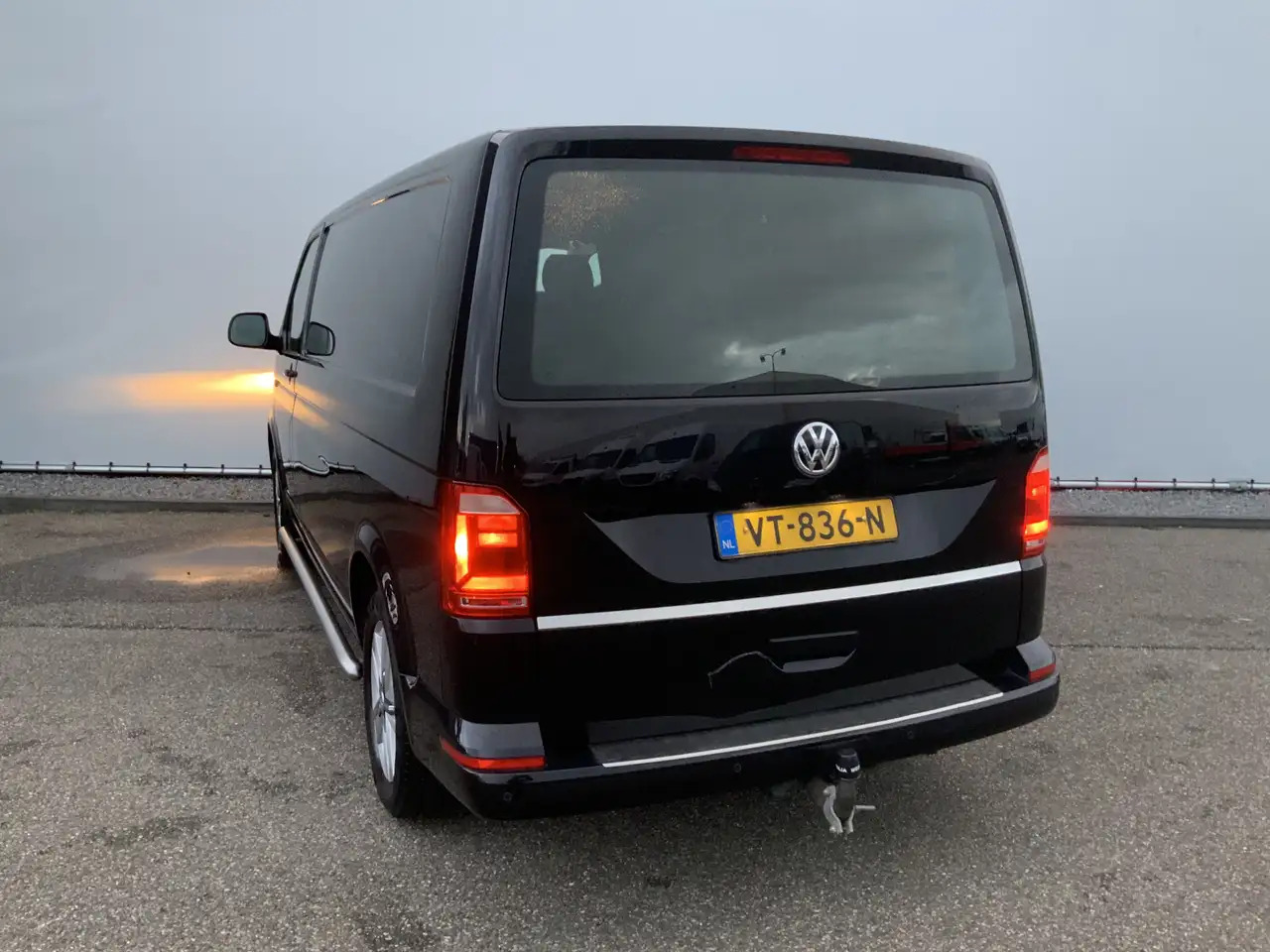 Volkswagen T6 Transporter 2.0 TDI L2H2 Highline Automaat Airco Cruise Navi A - Kassebil: bilde 2 Volkswagen T6 Transporter 2.0 TDI L2H2 Highline Automaat Airco Cruise Navi A - Kassebil: bilde 2