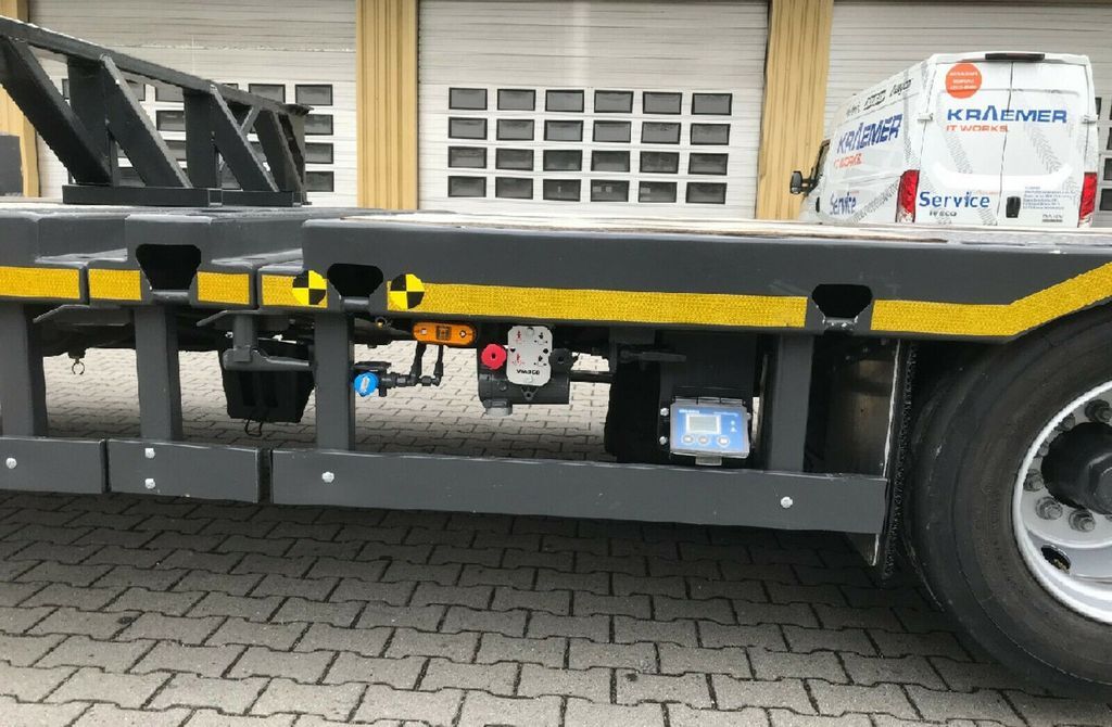 Meusburger 3-Achs-Semi-Satteltieflader Roadrunner Industrie - Lavloader semitrailer: bilde 4 Meusburger 3-Achs-Semi-Satteltieflader Roadrunner Industrie - Lavloader semitrailer: bilde 4