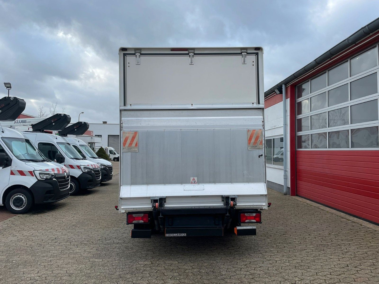 Iveco Daily Koffer 4.2m Ladebordwand Dhollandia Klima - Varebil med skap: bilde 5 Iveco Daily Koffer 4.2m Ladebordwand Dhollandia Klima - Varebil med skap: bilde 5
