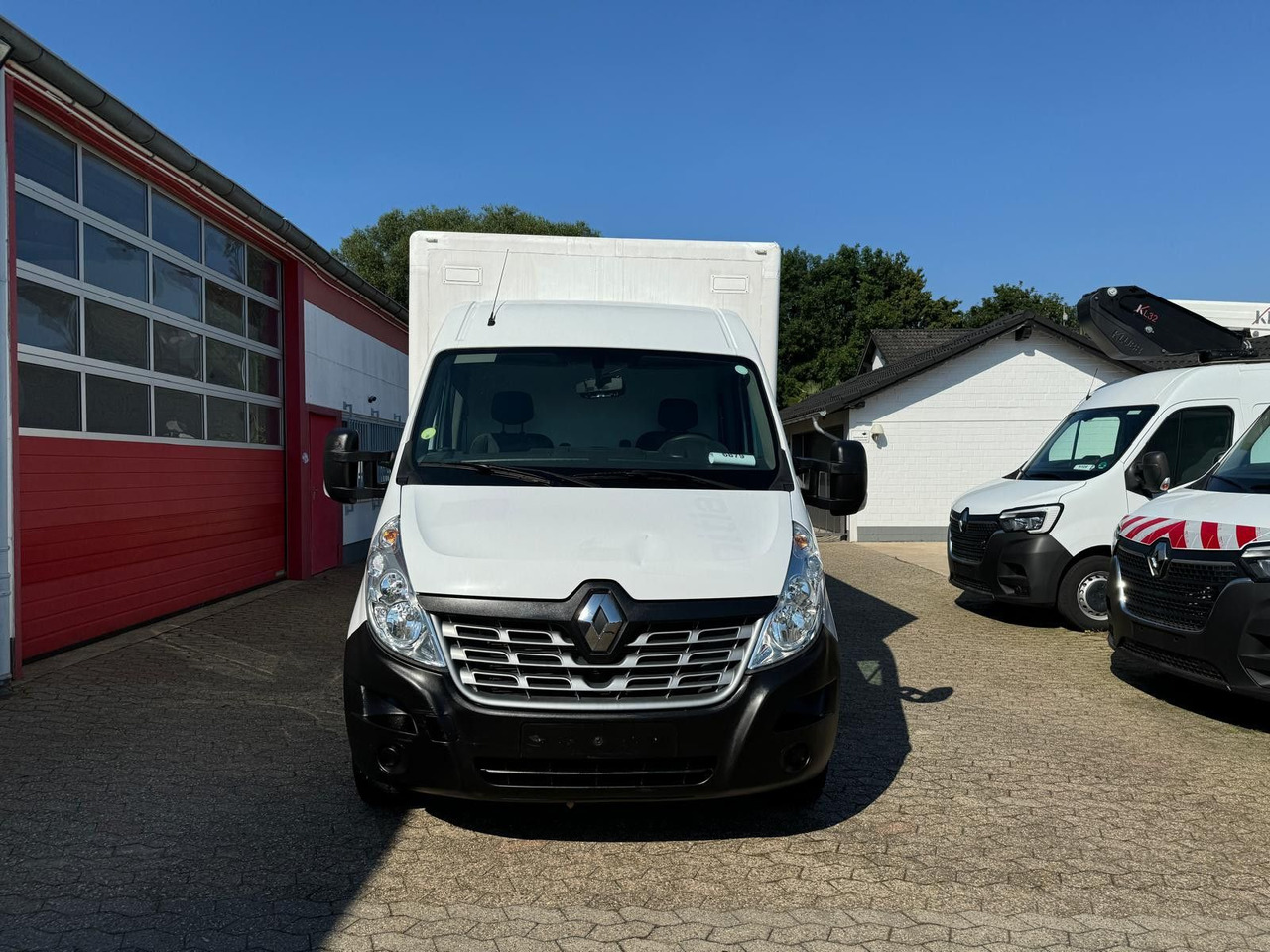 Renault Master Koffer mit Auffahrrampe 1200kg Nutzlast - Varebil med skap: bilde 2 Renault Master Koffer mit Auffahrrampe 1200kg Nutzlast - Varebil med skap: bilde 2