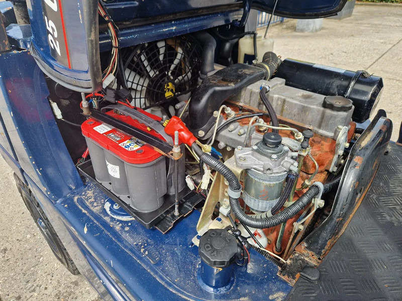 Caterpillar DP25K met breed vorkenbord - Dieseltruck: bilde 5 Caterpillar DP25K met breed vorkenbord - Dieseltruck: bilde 5