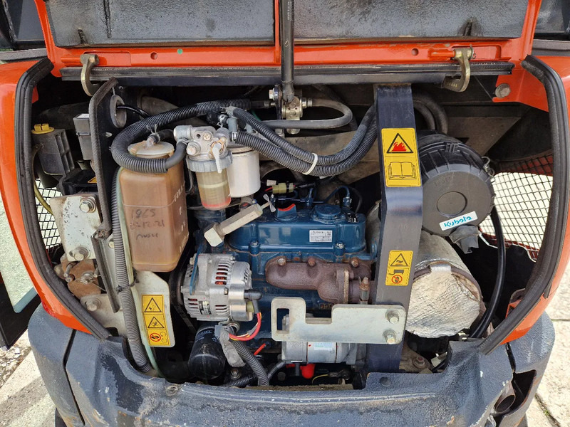 Kubota KX019-4 CW05 met 2 bakken - Minigraver: bilde 5 Kubota KX019-4 CW05 met 2 bakken - Minigraver: bilde 5