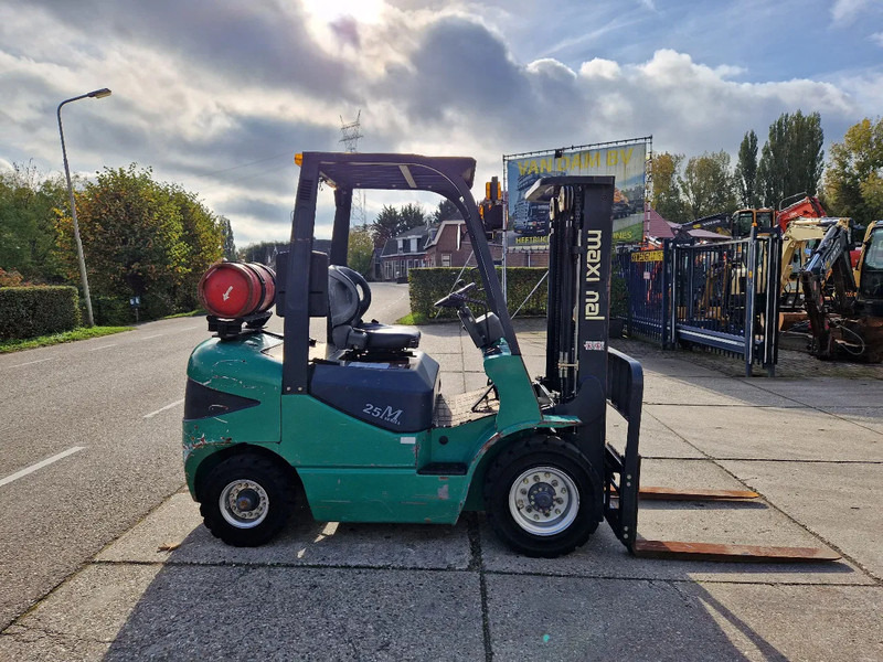 Nissan Zhejiang Maximal with 1290 hours 2.5 ton LPG - Gasstruck: bilde 2 Nissan Zhejiang Maximal with 1290 hours 2.5 ton LPG - Gasstruck: bilde 2
