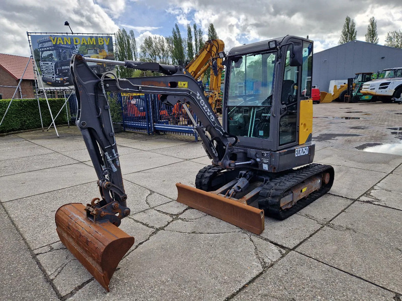 Volvo ECR25D met 2562 uur - Minigraver: bilde 2 Volvo ECR25D met 2562 uur - Minigraver: bilde 2