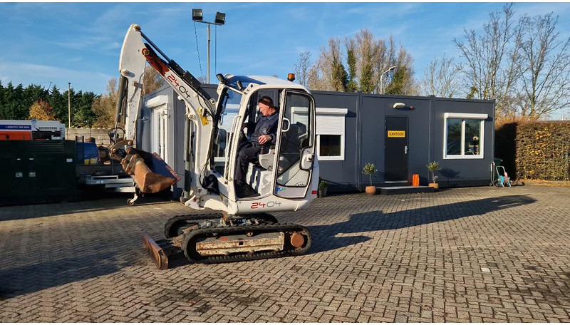 WACKER NEUSON 2404RD kan op een (berg)helling draaien - Minigraver: bilde 2 WACKER NEUSON 2404RD kan op een (berg)helling draaien - Minigraver: bilde 2