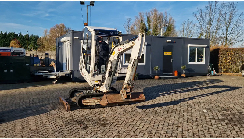 WACKER NEUSON 2404RD kan op een (berg)helling draaien - Minigraver: bilde 1 WACKER NEUSON 2404RD kan op een (berg)helling draaien - Minigraver: bilde 1