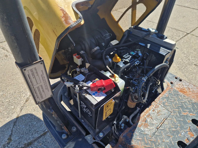 Yanmar C12R-B 3-zijdig kiepend - Dumper: bilde 5 Yanmar C12R-B 3-zijdig kiepend - Dumper: bilde 5