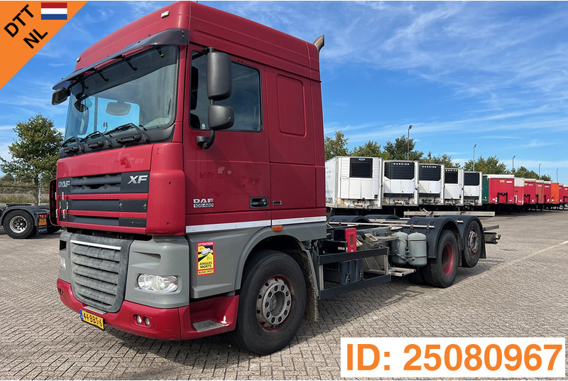 DAF XF105.460 Space Cab - Chassis lastebil: bilde 1 DAF XF105.460 Space Cab - Chassis lastebil: bilde 1